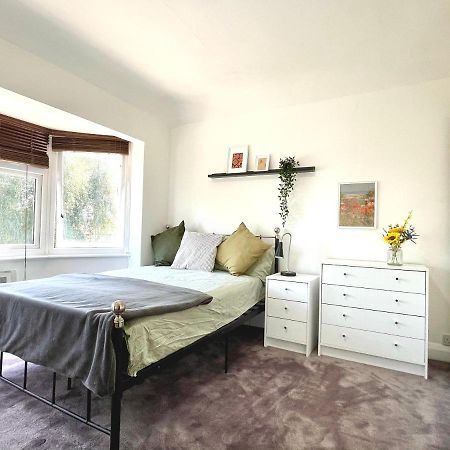 Appartamento No2326 Tree-Hole Northolt  Esterno foto