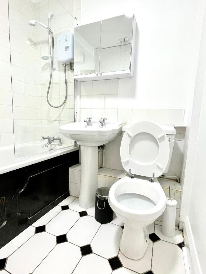 Appartamento No2326 Tree-Hole Northolt  Esterno foto