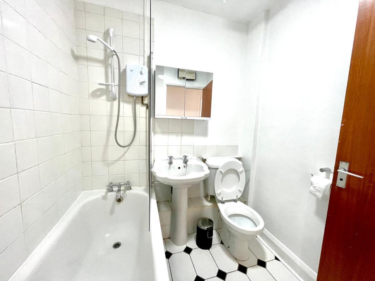 Appartamento No2326 Tree-Hole Northolt  Esterno foto