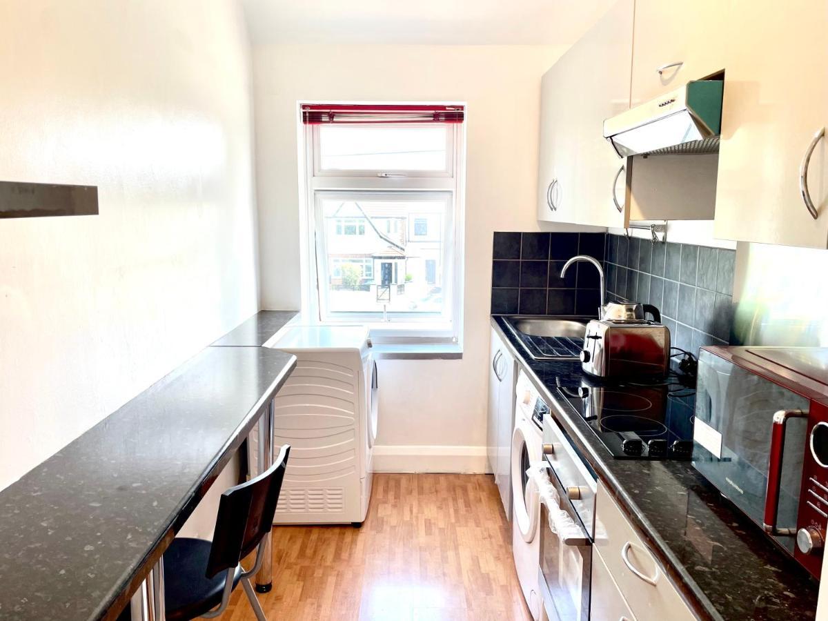 Appartamento No2326 Tree-Hole Northolt  Esterno foto