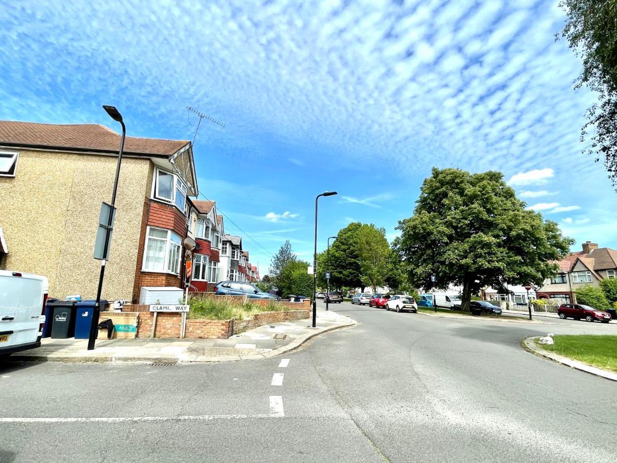 Appartamento No2326 Tree-Hole Northolt  Esterno foto