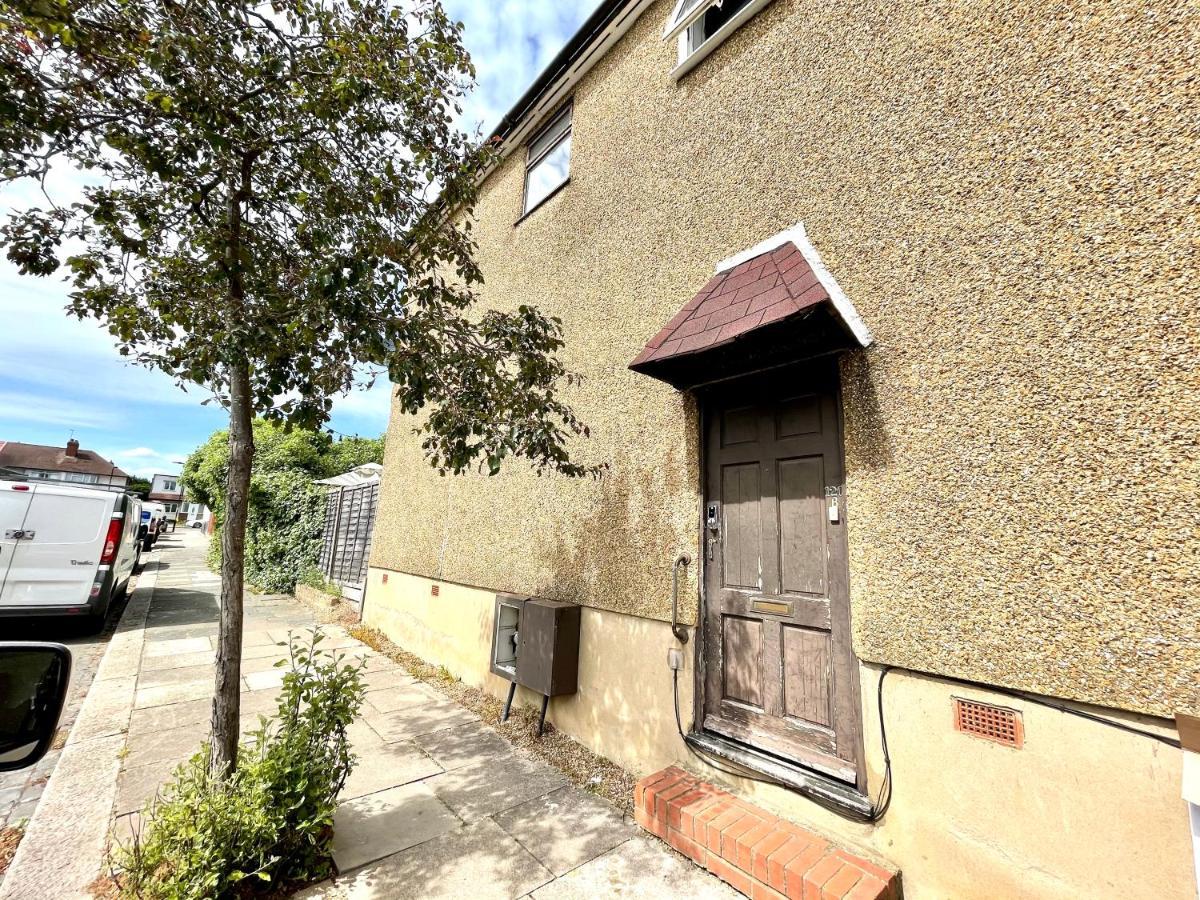 Appartamento No2326 Tree-Hole Northolt  Esterno foto